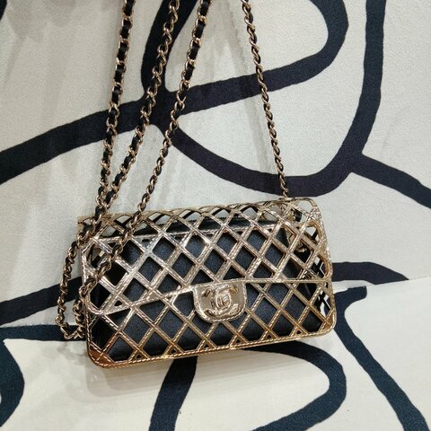 Chanel限定秀款鏤空金屬 mini cf晚宴包鏈條肩背包18×10×6 98新配件盒子保卡 塵袋