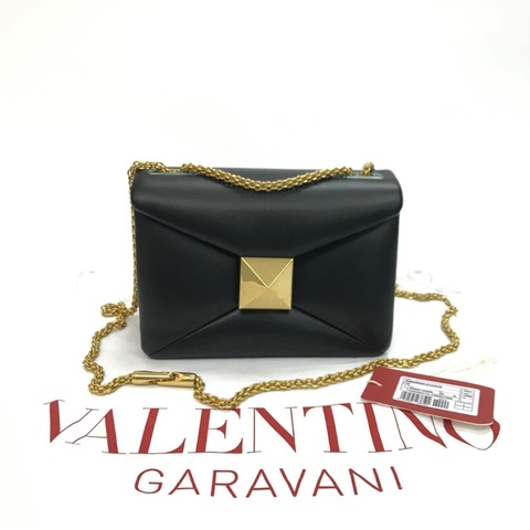 Valentino Garavani One Stud