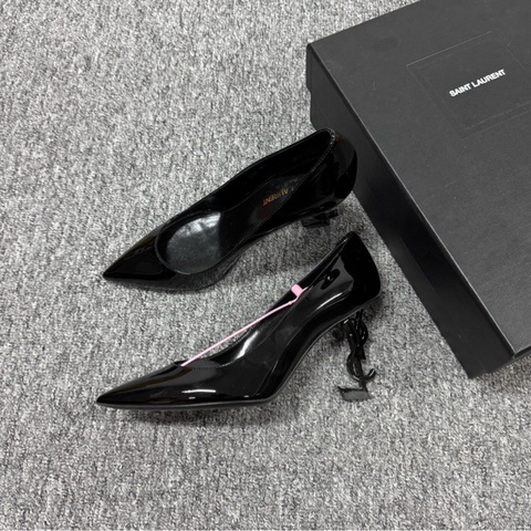 【超經典款式💅🏻辣妹必備❤️‍🔥狀況極佳🖤】YSL logo字母跟 黑色漆皮 高跟鞋 37碼