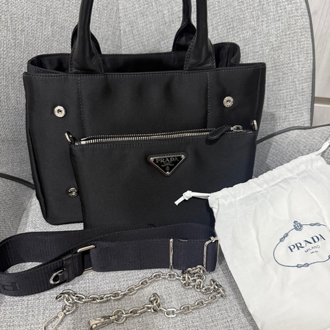 Prada 二合一手提斜肩背尼龍包