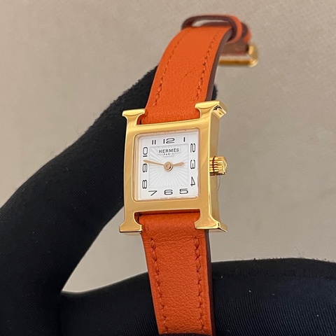 Hermes愛馬仕 Heure H系列 W037895WW00 迷你 HH1.101 石英機芯 表徑：17.2mm 愛馬仕橘錶帶 底蓋膜未撕 99新