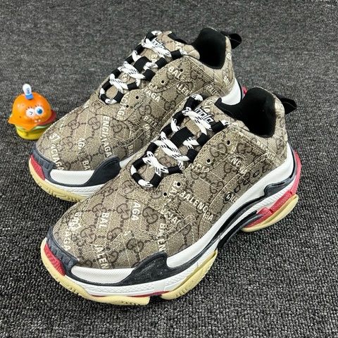 Balenciaga巴黎世家triples满弹幕 尺码：37 码