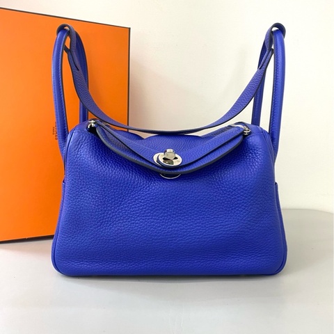 98新 Hermes/愛馬仕 Lindy26 電光藍銀扣  A刻 經典26cm尺寸 日常通勤 約會都很百搭 顏色超亮眼  單包無附件