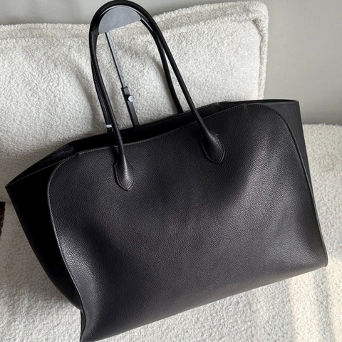 【肯豆同款✨時尚博主人手一個❤️】The row Marlo tote17 黑色荔面牛皮 大號托特包無拉鍊栓扣款