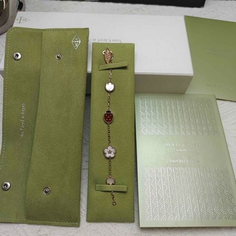 Van Cleef & Arpels 梵克雅寶Lucky Spring手鍊，5枚主題圖案 玫瑰金，珍珠母貝，紅玉髓，縞瑪瑙