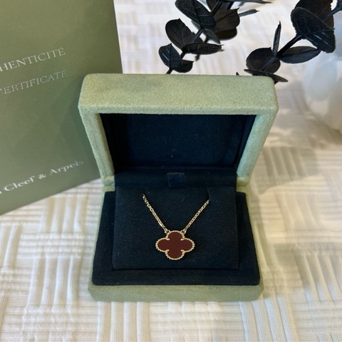 梵克雅寶/Van Cleef & Arpels 18K黃金紅玉髓單花項鍊 中號 紅中花