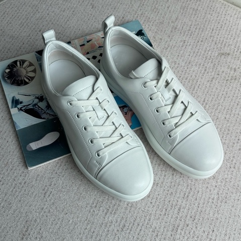HERMES 愛馬仕 Happy 皮革 低幫板鞋 女款 白色 38碼。