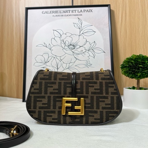 芬迪/FENDI 棕色老花拼皮金扣馬鞍包斜挎包