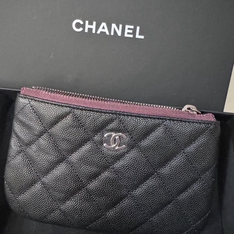 香奈兒 Chanel 一字零錢包 晶片款 黑銀色 荔枝牛皮 全新未使用