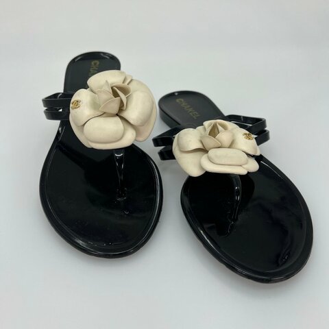 CHANEL 漆皮山茶花夾腳拖鞋