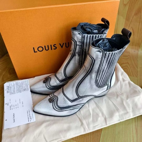 LOUIS VUITTON Trinity 羊皮革 鞋面鏤空設計 及踝 切爾西靴 5cm 女款