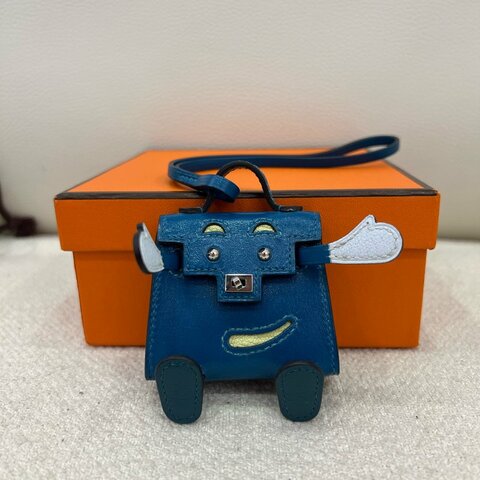 愛馬仕 Hermès Kelly Doll 凱莉娃娃掛飾 藍拼白 銀扣｜Z刻