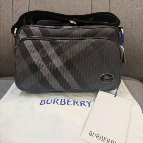 💎Han's house精品服飾💎BURBERRY 戰馬 格紋 相機包 現貨 原價39000
