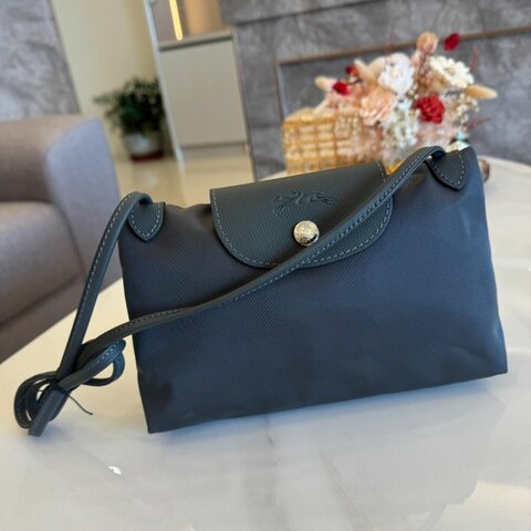 Longchamp Le Pliage 鐵灰 尼龍斜背包