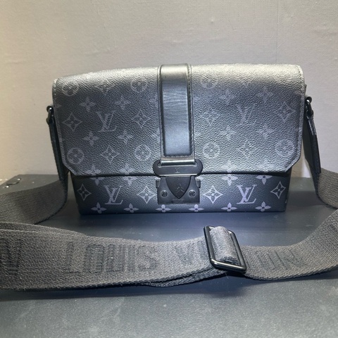 LV S-Cape黑花郵差包 芯片款 底長28cm 單包 原始成色