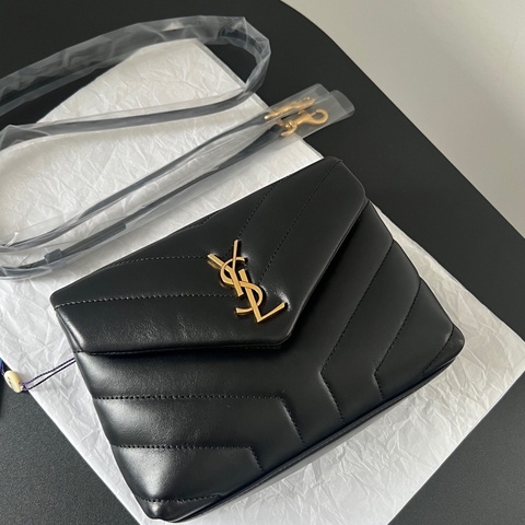 Ysl 聖羅蘭Loulou toy方胖子斜挎包，黑金，尺寸：20x14cm，24年編碼，99新