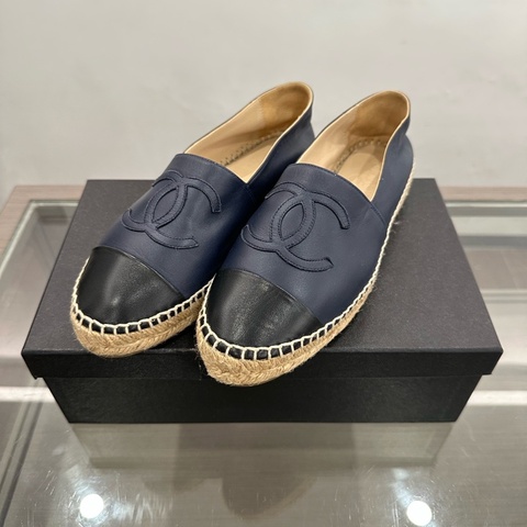 Chanel香奈兒 刺繡大雙Clogo女款深藍色漁夫鞋單鞋 37碼全新專櫃正品帶盒