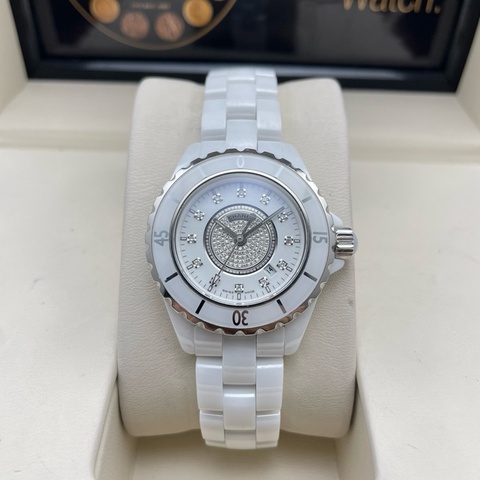 Chanel 香奈兒 J12系列 H2123，石英女表，鑽石刻度，單向旋轉外圈，表徑33mm，腕周162mm，單表