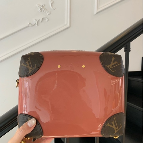 lv 漆皮包