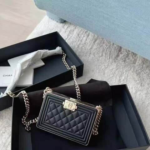 CHANEL BOY 盒子晚宴包 11*7.5 cm  全新閒置配件齊全