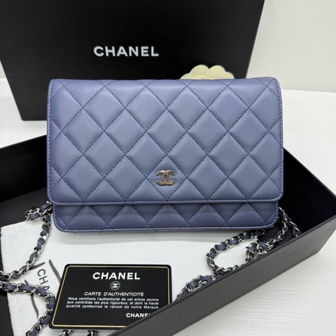 Chanel香奈兒Woc藍色羊皮15開帶卡