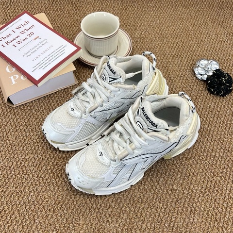 Louis Vuitton路易威登  runner 做舊白 36 碼