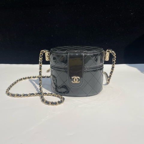 Chanel香奈兒 漆皮 化妝盒子包黑金