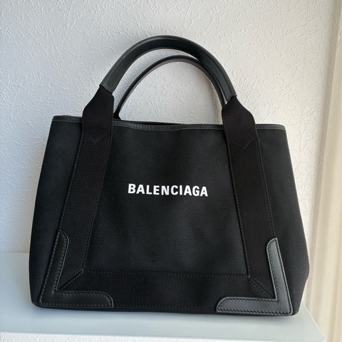 Balenciaga 黑色白字母手提包