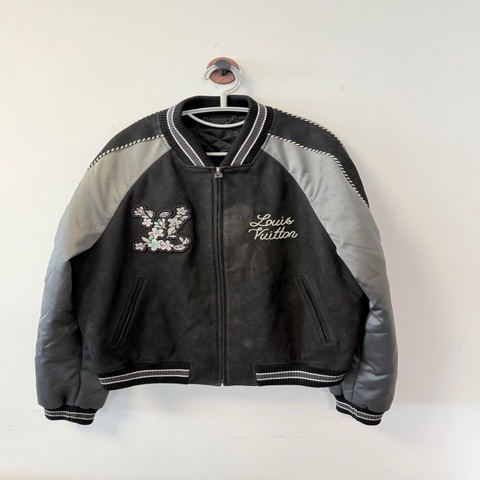 LOUIS VUITTON x Nigo 聯名款 FW25 印花拼色拉鍊長袖 皮衣 男款54碼
