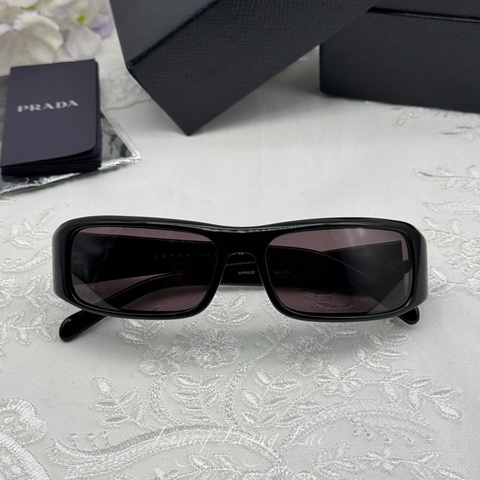 PRADA 經典復古日本製黑框墨鏡｜太陽眼鏡