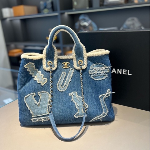 chanel 丹寧款28開 牛仔拼羊羔毛托特tote 尺寸：29*38.5*14.5。