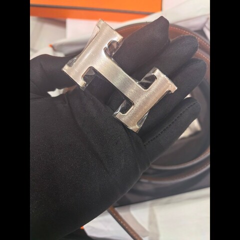 Hermes.愛馬仕男士皮帶腰帶 長100cm寬32mm 拉絲銀扣 黑棕雙拼配色 愛馬仕男士皮帶腰帶 長100cm寬32mm 拉絲銀扣 黑棕雙拼配色