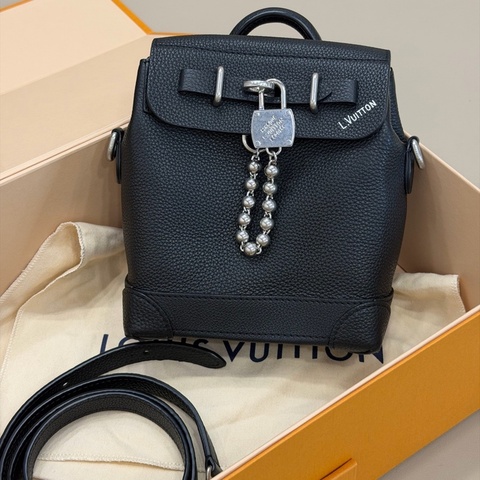 LV路易威登 限量款steamer15 單肩包斜挎包 黑色