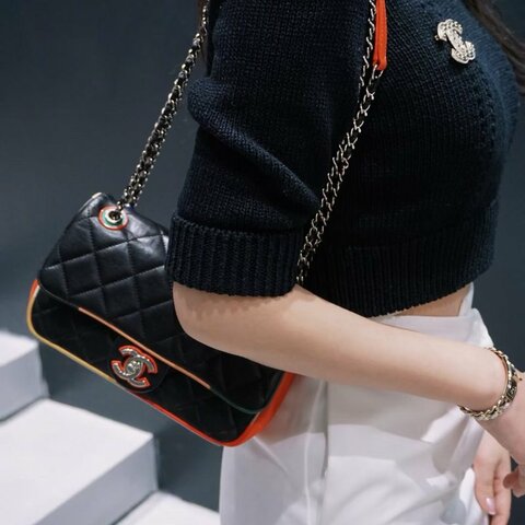 Chanel 黑銀cf系列季節限定彩色邊飾口蓋包鏈條包中號 羊皮 26*15*6cm 98新配件塵袋