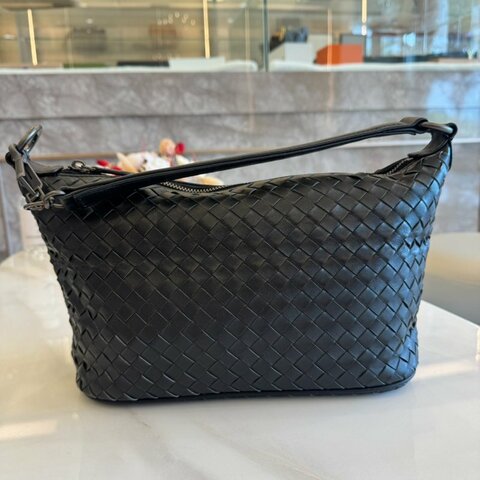 Bottega Veneta Intrecciato 黑色小羊皮編織飯盒包