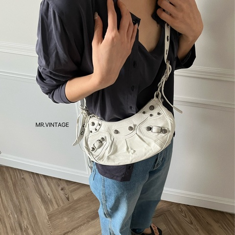 🏷️ balenciaga cagole xs