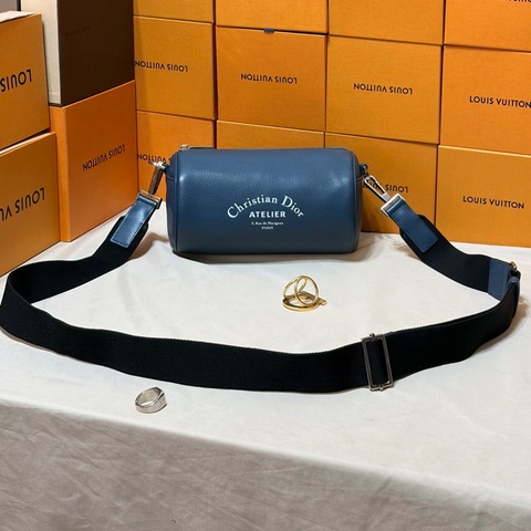‼️近新閒置 Dior 迪奧 素面荔枝皮 藍灰圓桶包 肩背包斜背包