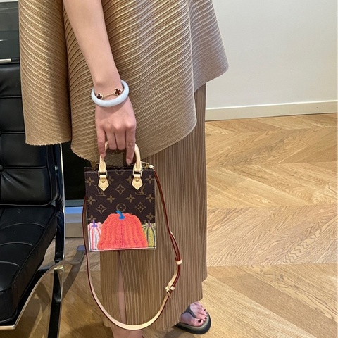 LV x Yayoi Kusama草間彌生 聯名款Petit Sac Plat 彩色南瓜老花 琴譜包