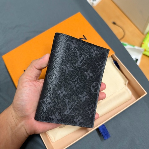 Lv黑色老花護照夾