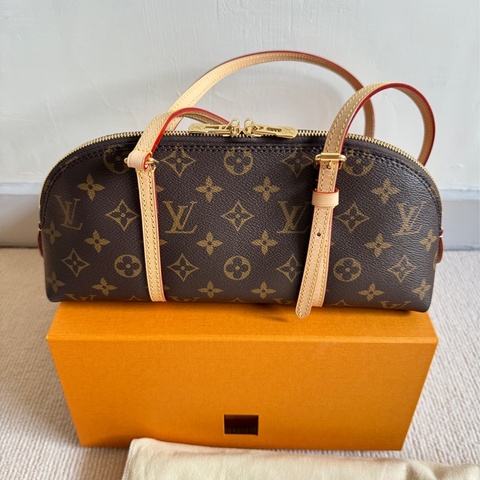 台灣購證 LV Squire East West 老花法棍包