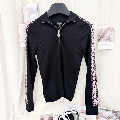 Chanel 黑色側邊粉紅圖案半拉鍊上衣 Size 34