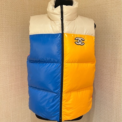 Chanel 26N Coco Neige 爆款CC羽絨背心 非常搶眼 34 38䂻